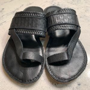 Tom Black Leather Sandals